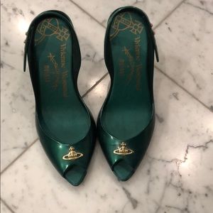 Rubber heel sling back